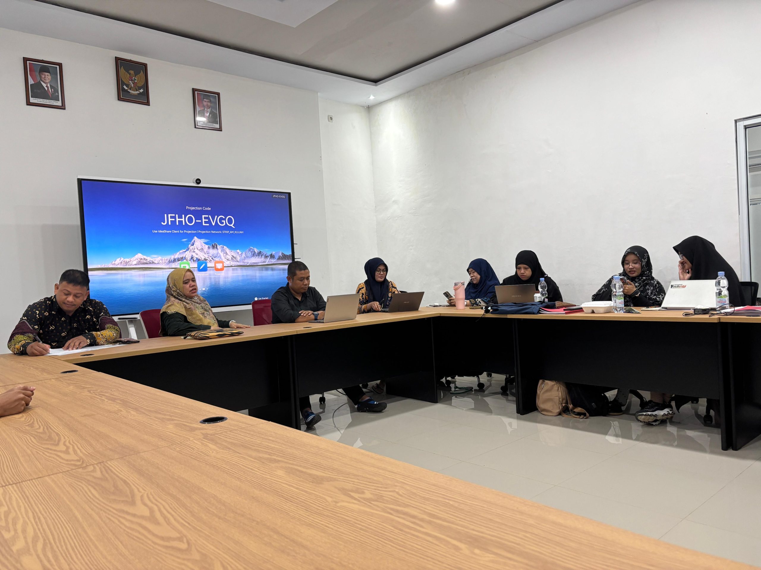 Rapat Evaluasi persiapan Semester Genap STKIP Andi Matappa